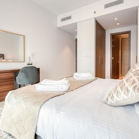 Sol Living - Sol Avenue Apartment Dubai Bagian luar foto