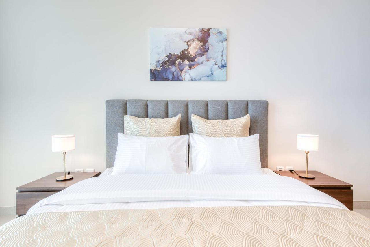 Sol Living - Sol Avenue Apartment Dubai Bagian luar foto