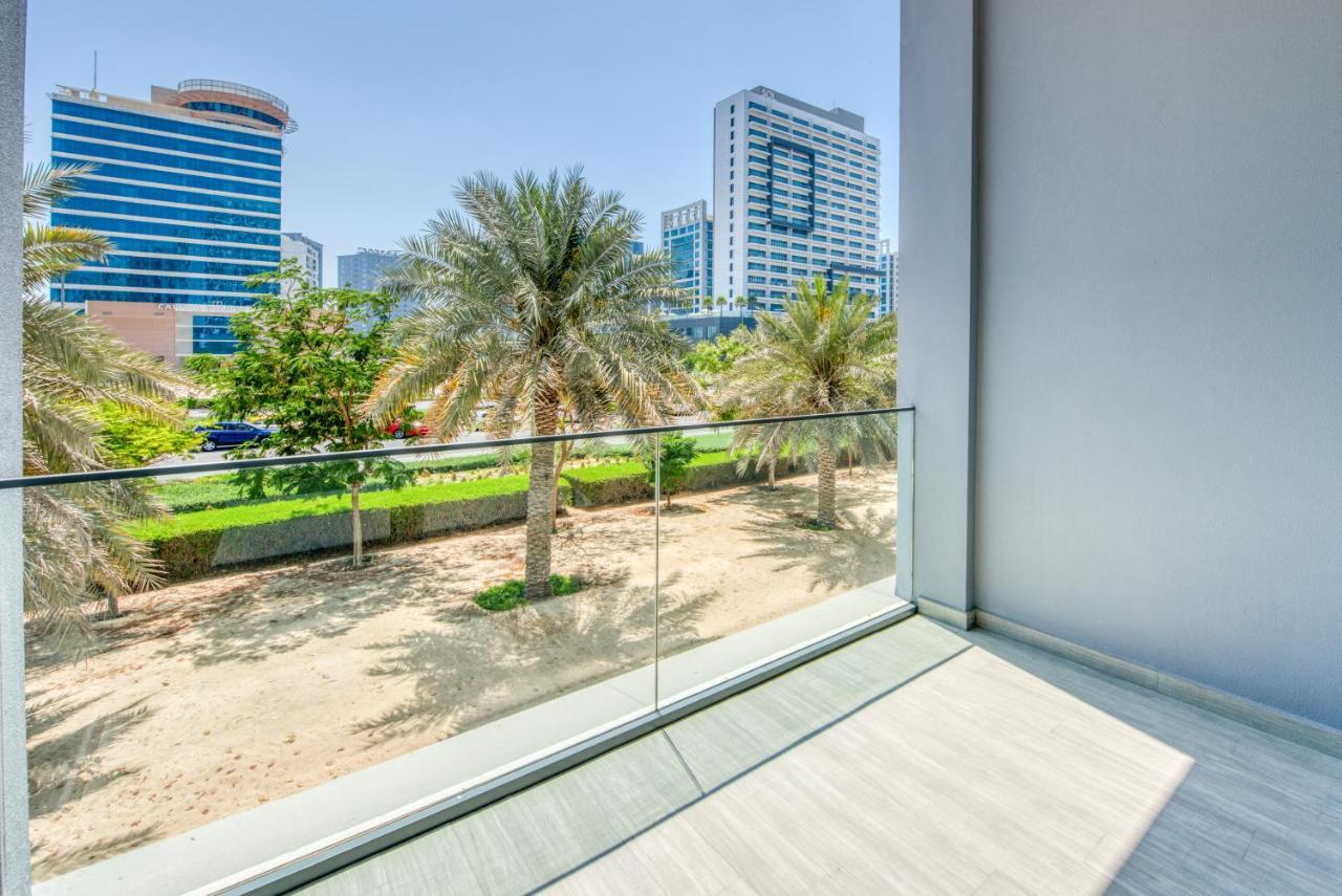 Sol Living - Sol Avenue Apartment Dubai Bagian luar foto