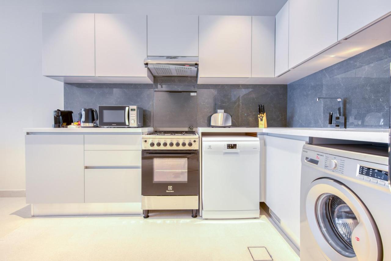 Sol Living - Sol Avenue Apartment Dubai Bagian luar foto