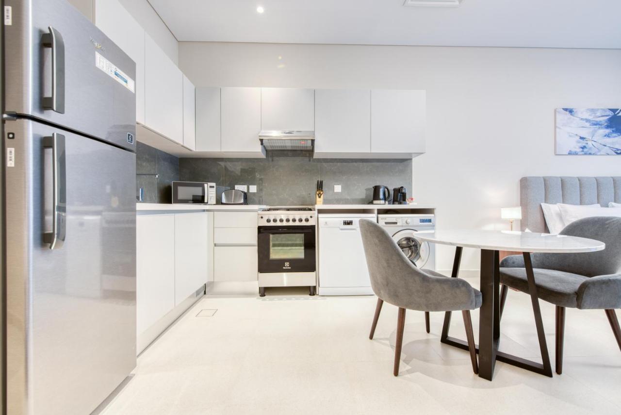 Sol Living - Sol Avenue Apartment Dubai Bagian luar foto