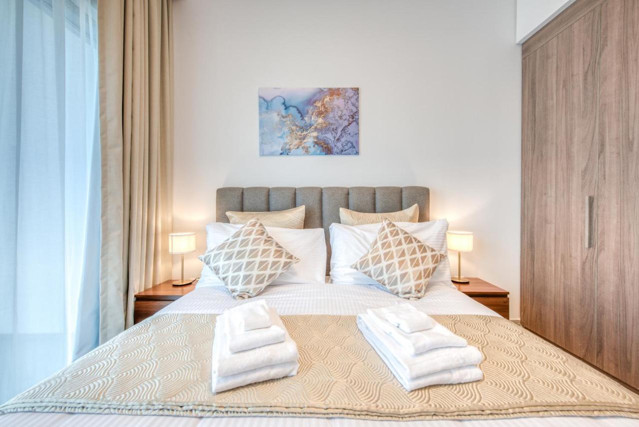 Sol Living - Sol Avenue Apartment Dubai Bagian luar foto