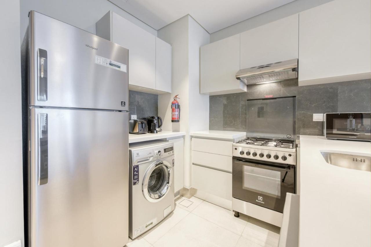 Sol Living - Sol Avenue Apartment Dubai Bagian luar foto