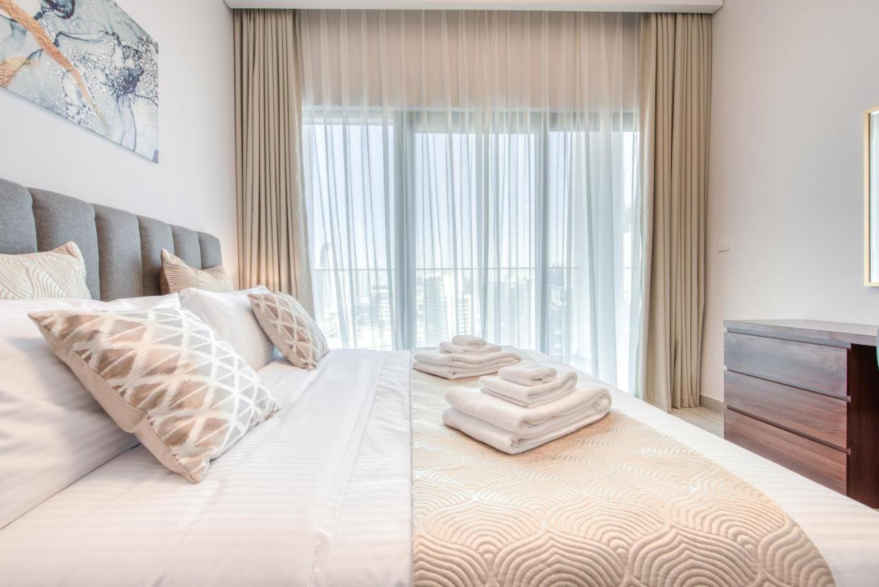 Sol Living - Sol Avenue Apartment Dubai Bagian luar foto